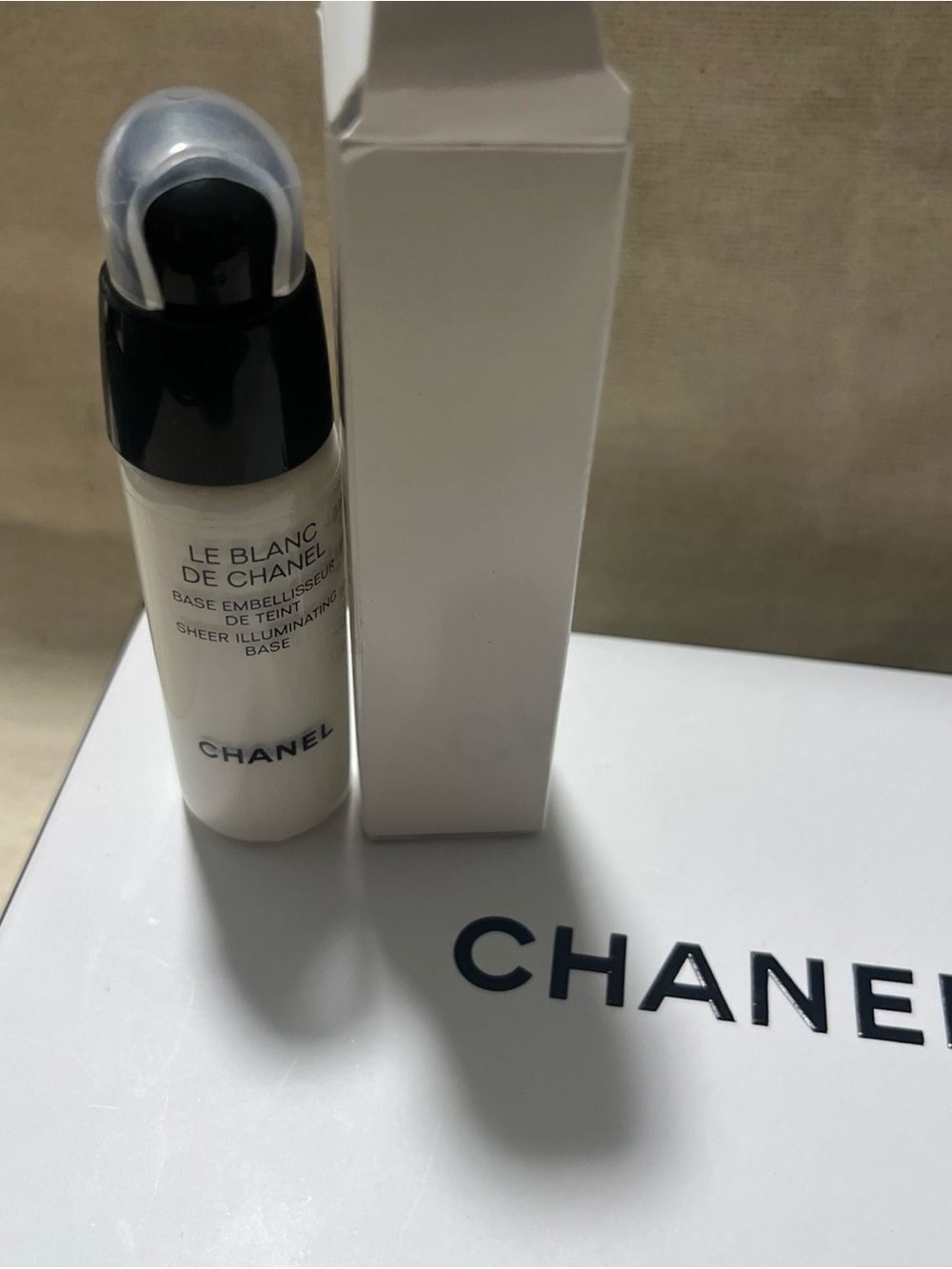 CHANEL Le Blanc Sheer Illuminating Base in White